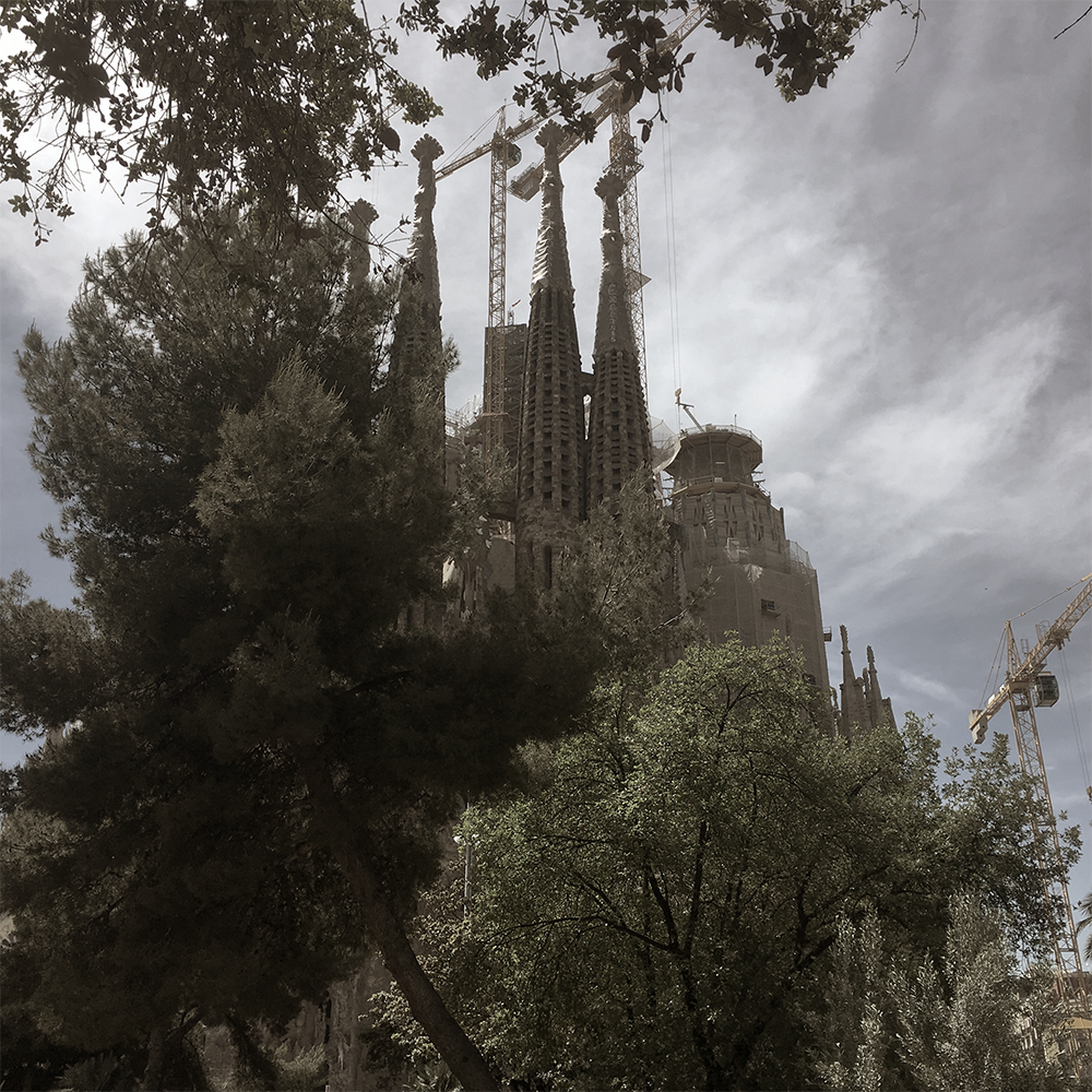 Sagrada Familia aus dem Plaza Güell